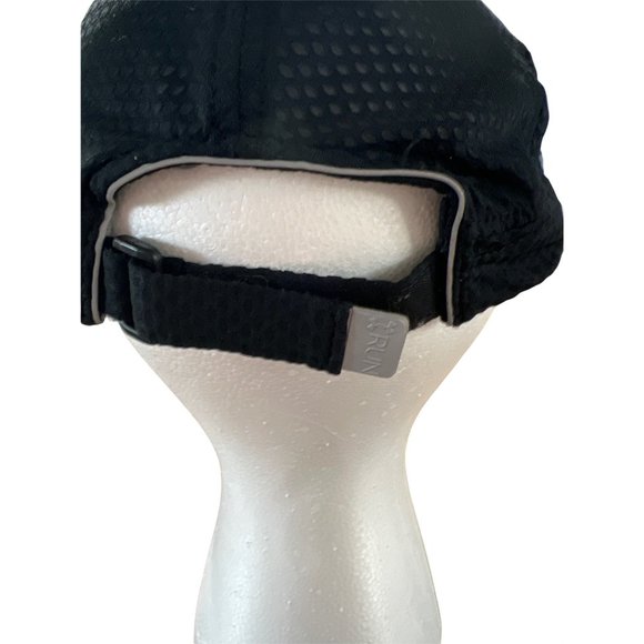 Under Armor OSFA Woman's Black Running Hat - Picture 5 of 8